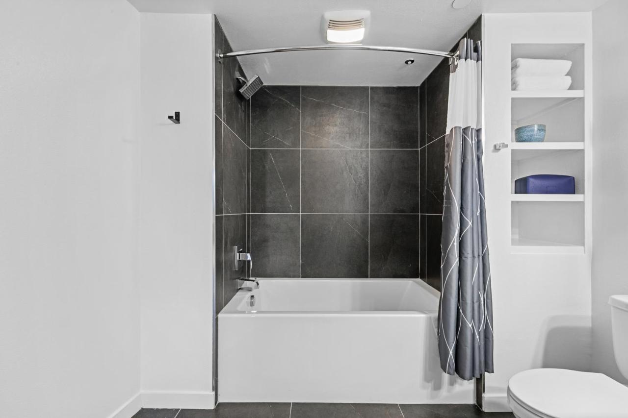 Beverly Grove Chic City Oasis 2 Bedroom Apt With Den 138 Лос-Анджелес Экстерьер фото