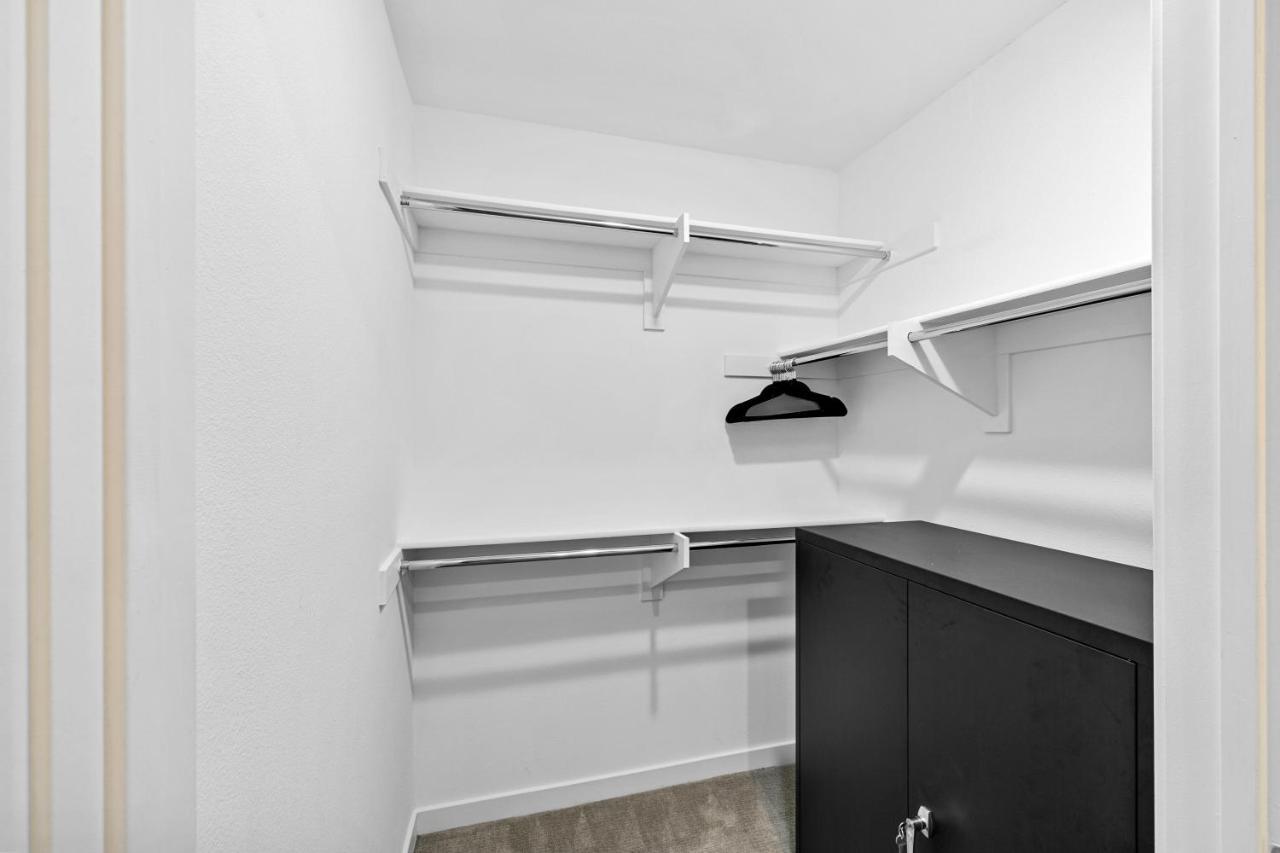 Beverly Grove Chic City Oasis 2 Bedroom Apt With Den 138 Лос-Анджелес Экстерьер фото