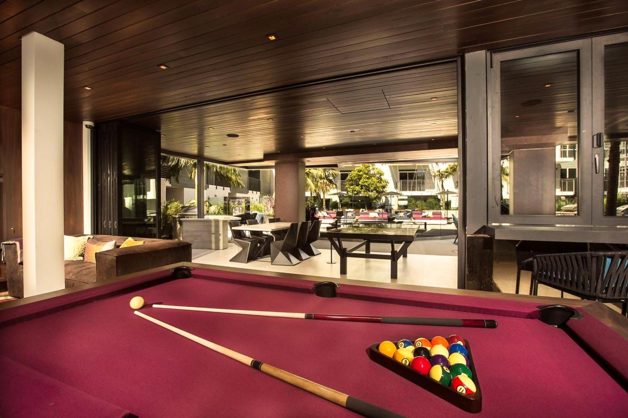 Beverly Grove Chic City Oasis 2 Bedroom Apt With Den 138 Лос-Анджелес Экстерьер фото